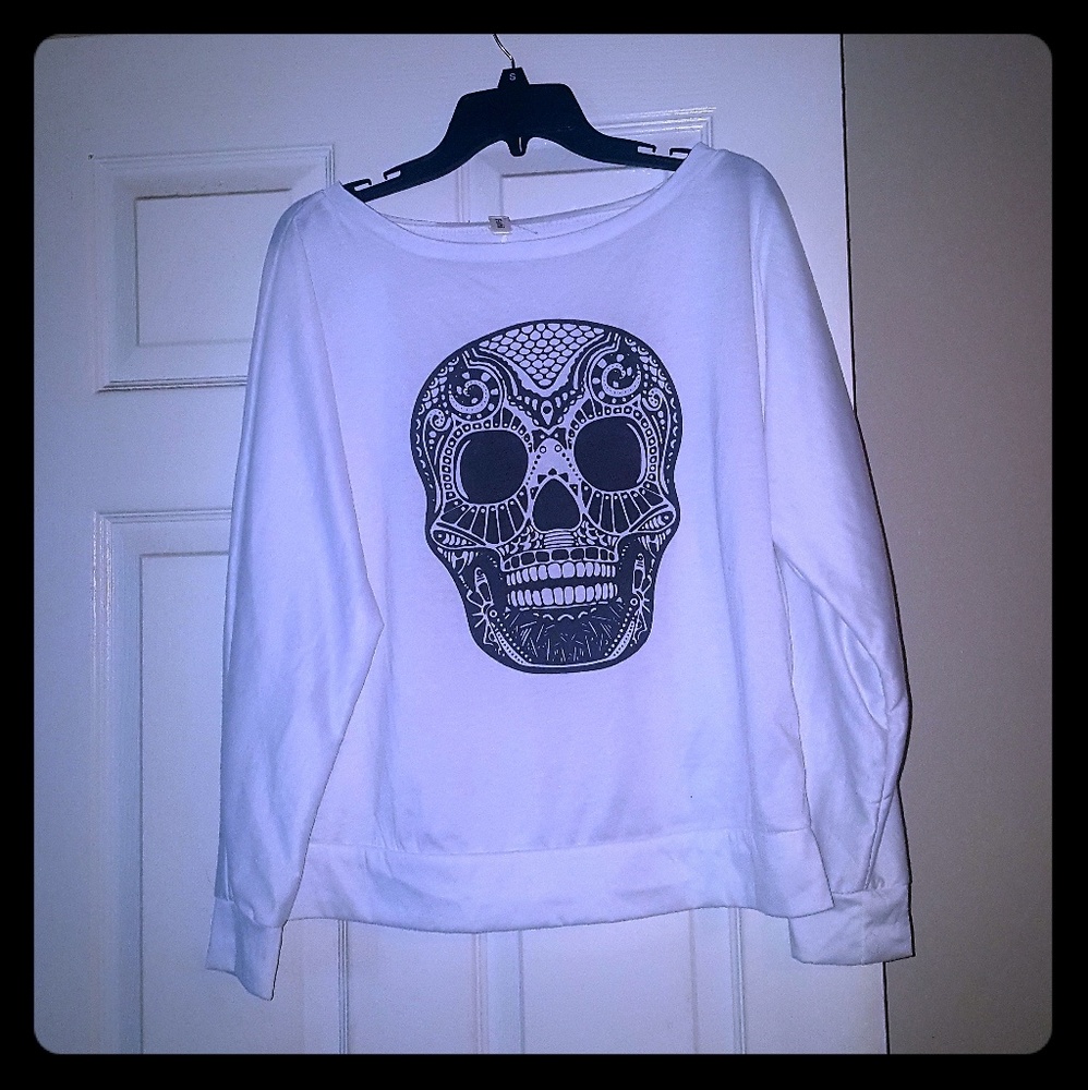 Skull sweatshirt